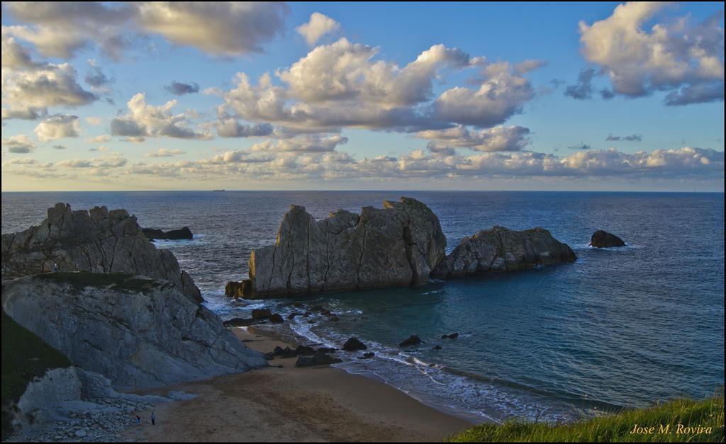 Chateau La Roca Sancibrián エクステリア 写真